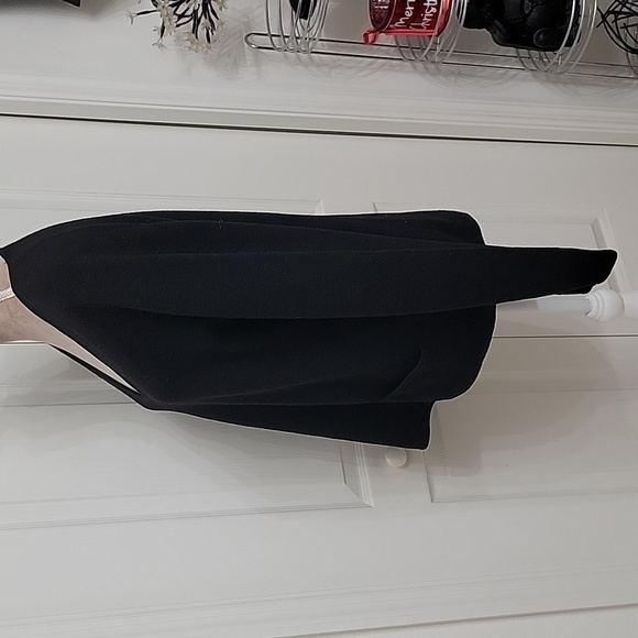 Unbranded, Size L Vintage Black 100% Pure Wool V Neck Sweater with Pockets - Picture 2 of 11